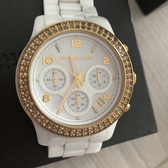 Michael kors ceramic watch - Picture 3 of 5